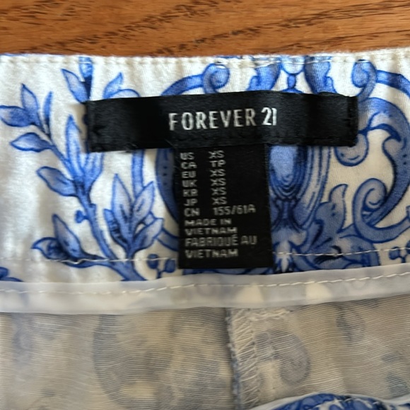 Forever 21 paisley pants - Picture 5 of 5